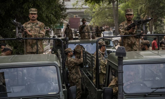 Νεκρός από καταιγισμό πυρών ο πλέον καταζητούμενος εξτρεμιστής για πάνω από 100 δολοφονίες – Μάχες σώμα με σώμα (Εικόνες)